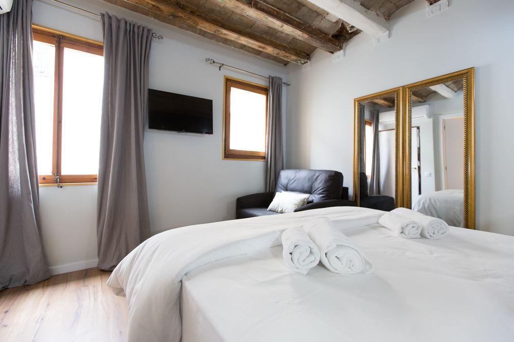 En Ferran By The Streets Hotel Barcelona Buitenkant foto